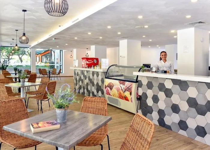 Ihot@l Sunny 4* Napospart